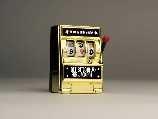 nusantaratoto login Crash game interface showing multiplier climbing and cash-out button
